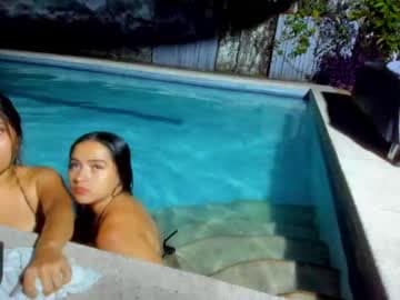Live show preview for chloe_and_elena