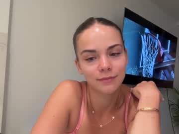 Live show preview for curlylatinaa