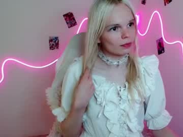 Live show preview for emily_nyaffe