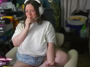 Live show preview for geeky_kitten