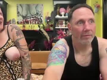 Live show preview for matchingtracksuits