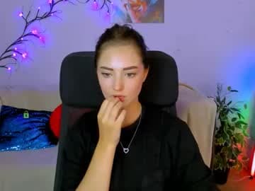 Live show preview for miki_nikki